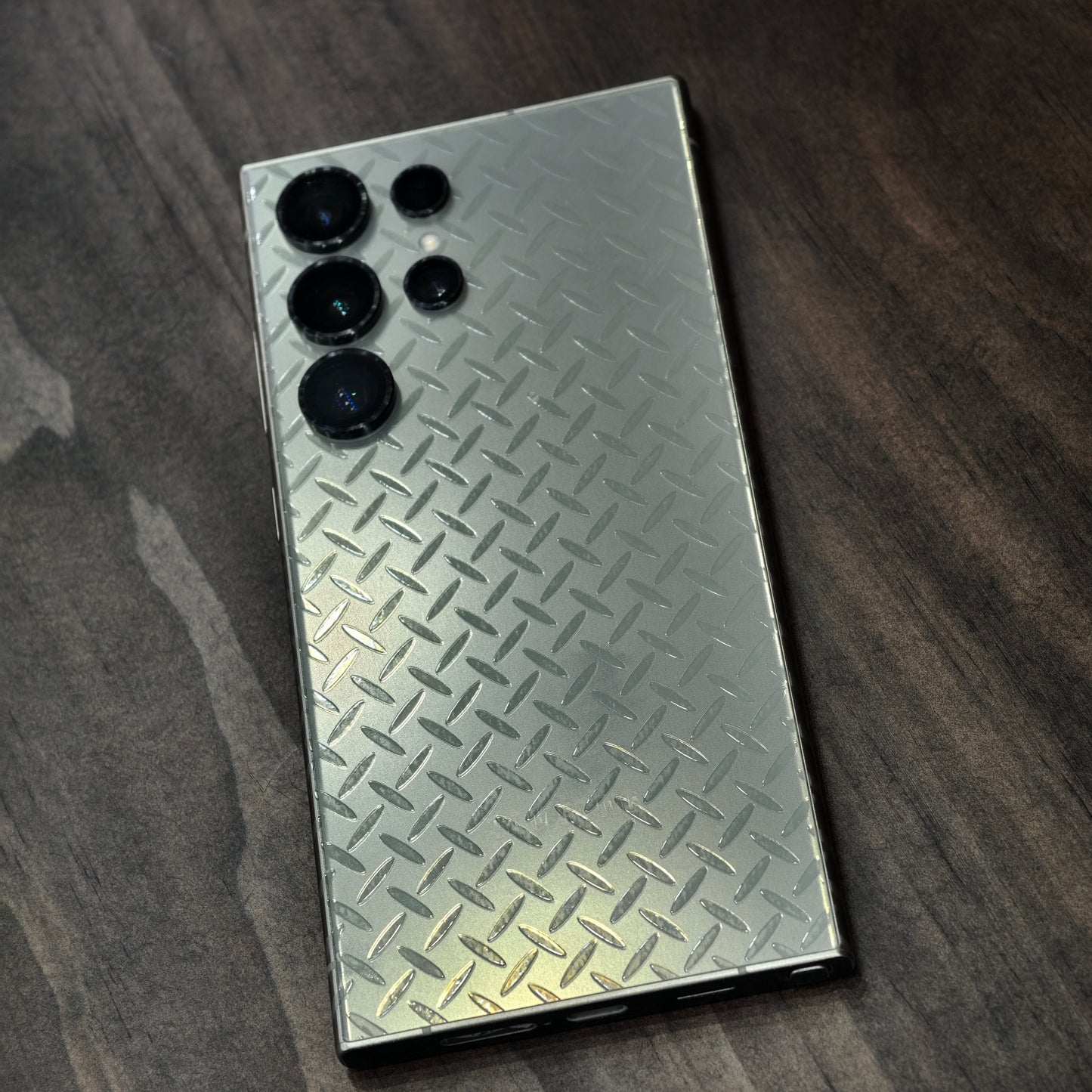 工業風金屬板 Industrial-chic steel floors