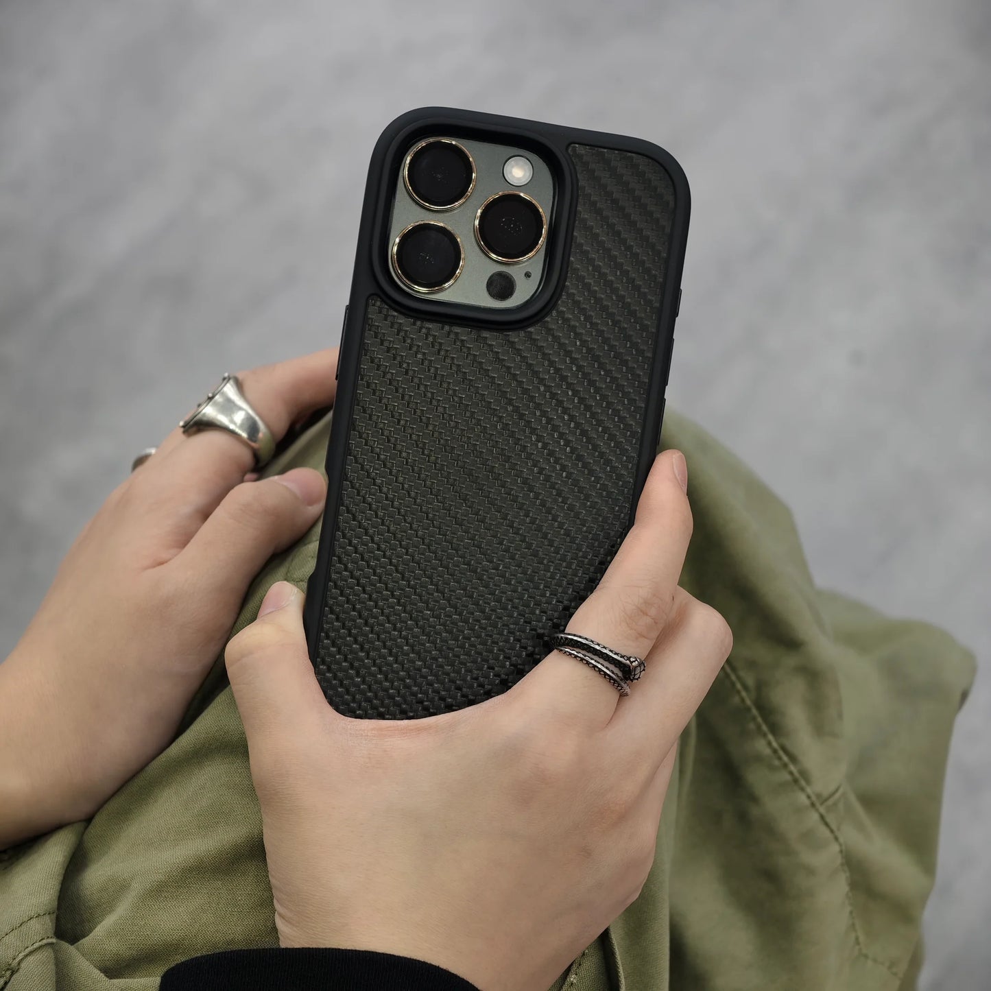 Airfilm品牌 - 鍛黑碳纖 磁吸手機殻 | iPhone 16e