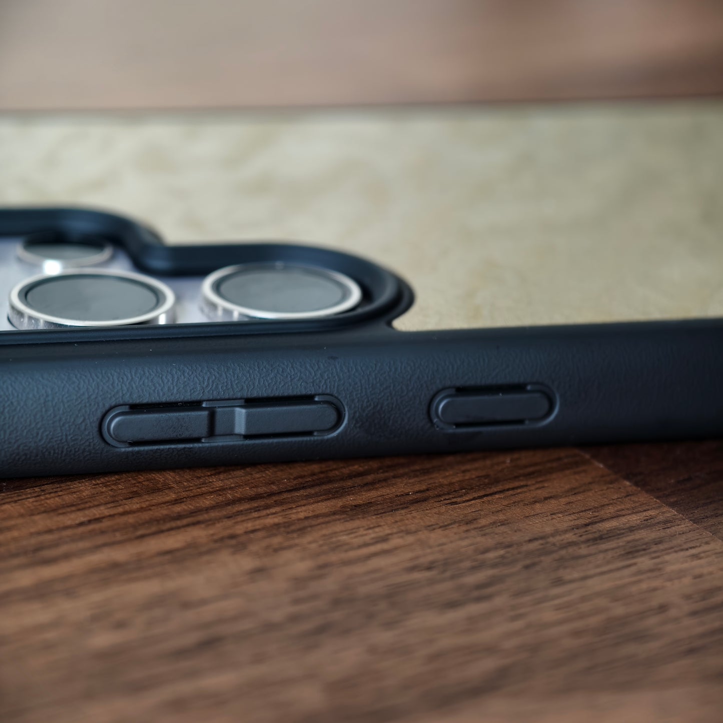 Airfilm品牌 - Defender Magsafe Case Golden Wave 鑄造金海浪